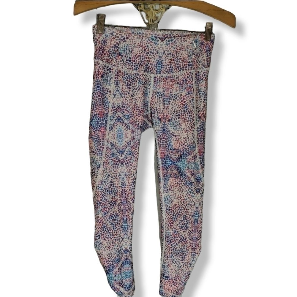 Calia by Carrie Underwood workout capri xs